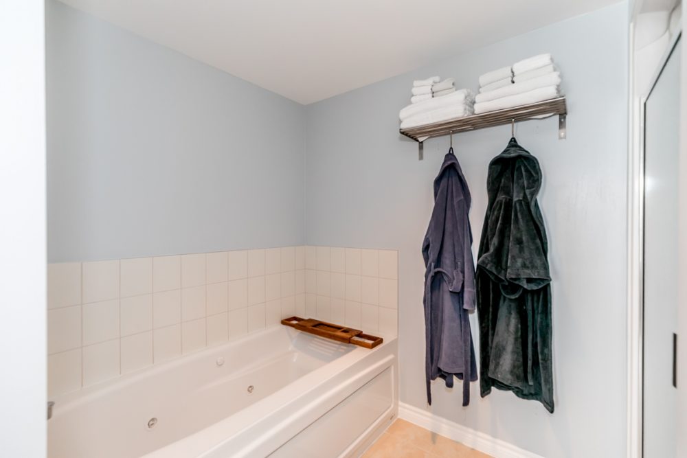 1008-699 Aberdeen Boulevard-120